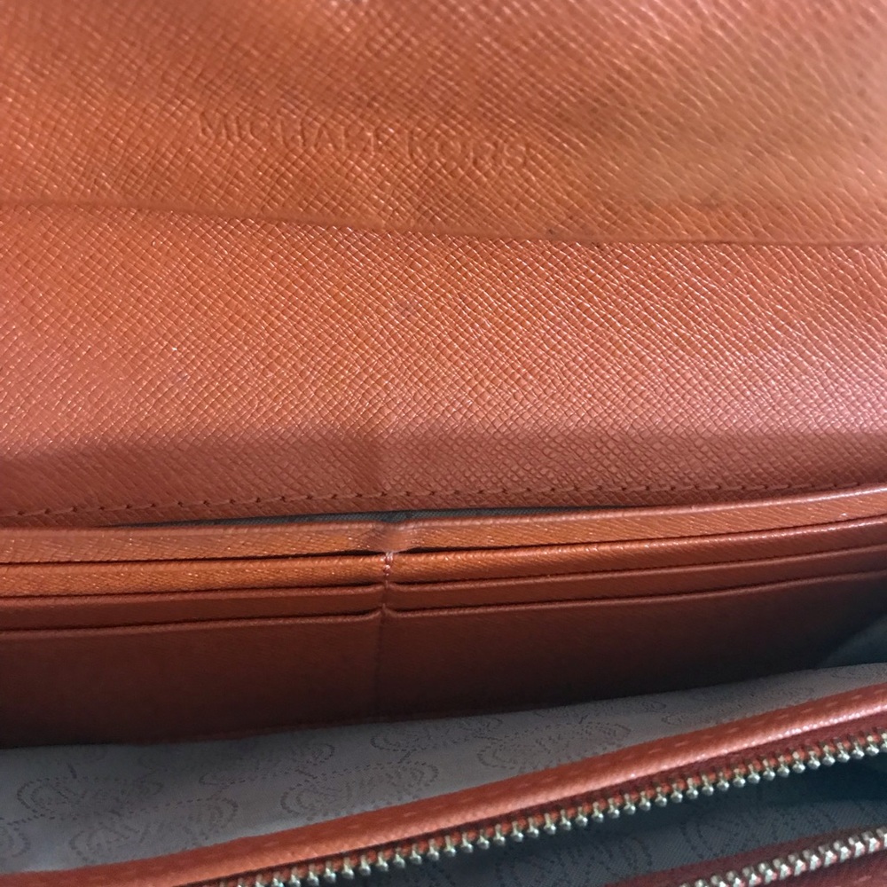 Michael Kors Signature Logo Wallet - Picture 6 of 6
